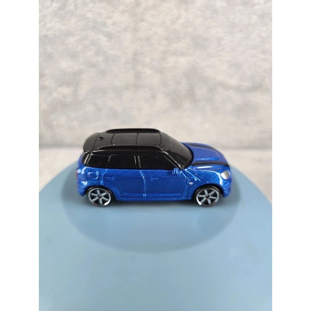 Maisto 1/64 diecast blue mini cooper countryman loose toy vehicle